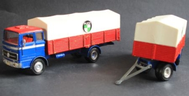 Dinky Toys England Mercedes-Benz LP 1920 Truck with trailer 1970 DieCast Model (9672)
